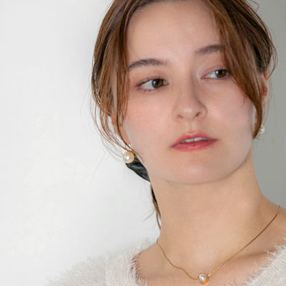 大粒パール・スプーンフックピアス｜耳元に上品な存在感を